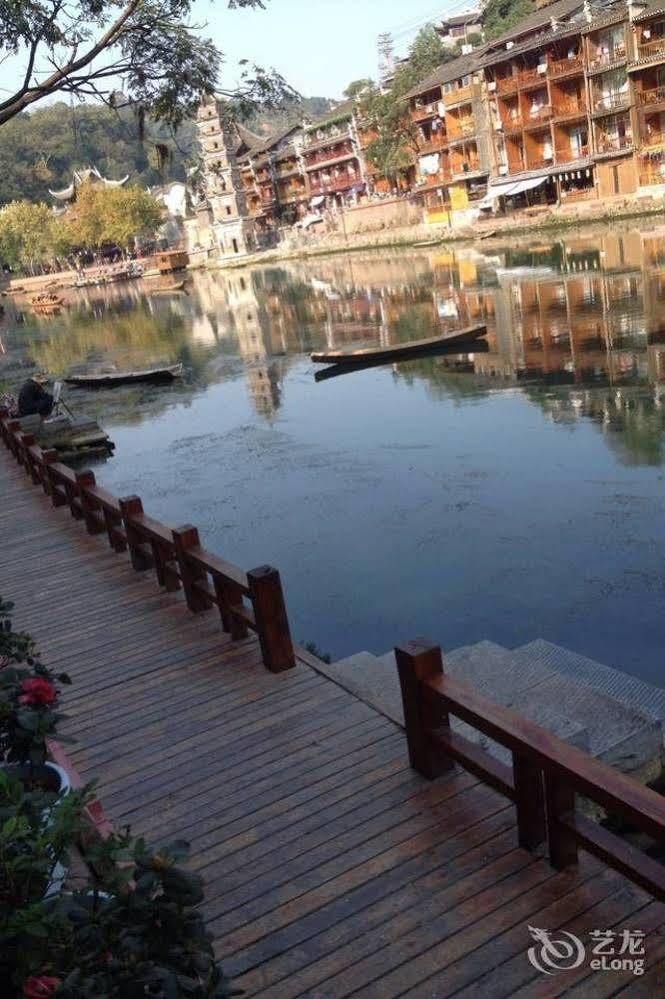 Fenghuang Waitin For You Inn Exterior foto