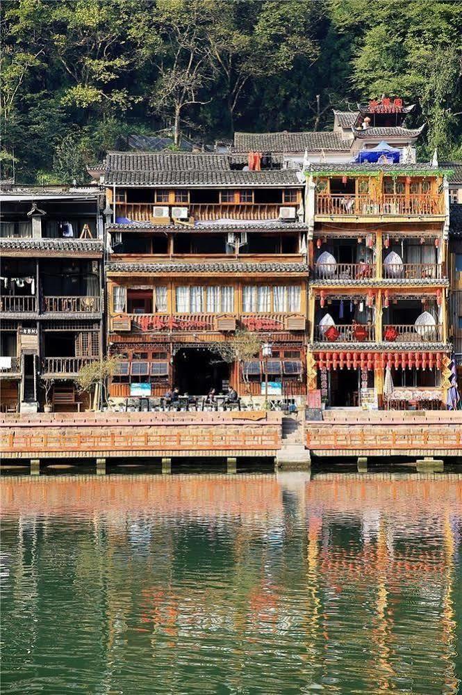 Fenghuang Waitin For You Inn Exterior foto